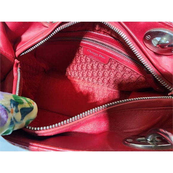 Authentic CHRISTIAN DIOR Lambskin Cannage Medium Lady Dior Red - Picture 11 of 15